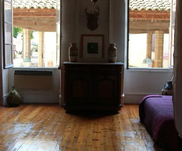 Pensionat Cozy Et Salon De 60 M2 Au Coeur De La Cite 3*